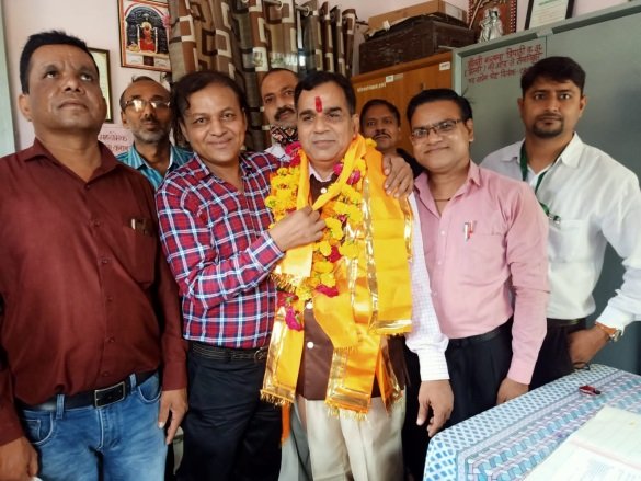 शिक्षक दिवस आज का लजाता या गर्वित करता